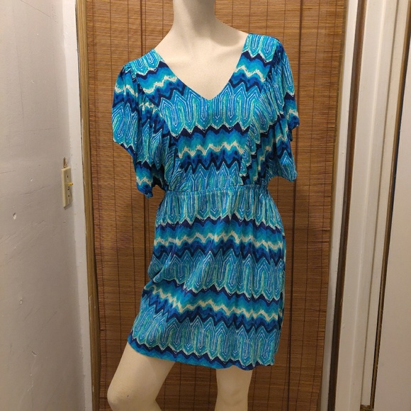 Derek Heart Dresses & Skirts - Derek Heart Blue V neck flowy sleeves mini dress